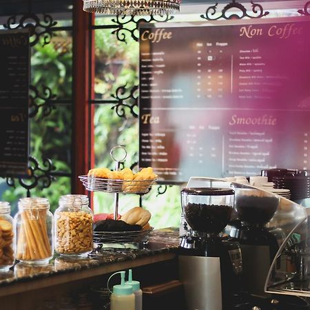 Maverick Ratchada Hotel Bangkok Bagian luar foto