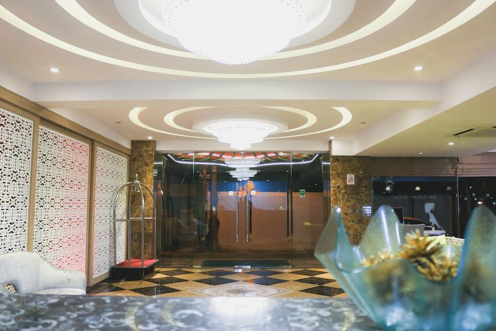 Maverick Ratchada Hotel Bangkok Bagian luar foto