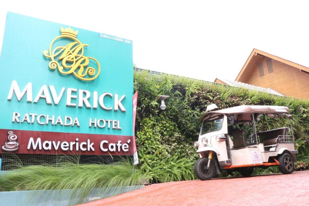 Maverick Ratchada Hotel Bangkok Bagian luar foto