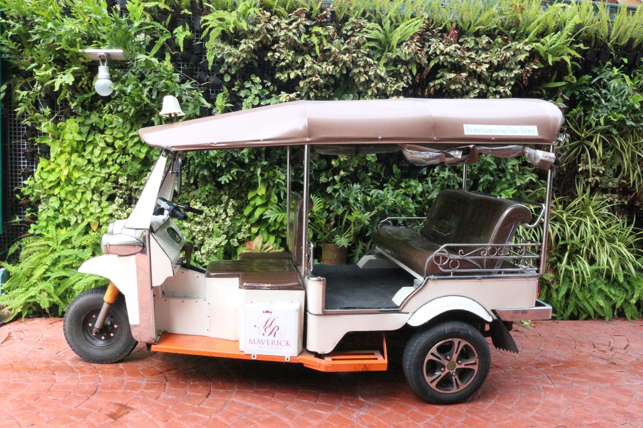 Maverick Ratchada Hotel Bangkok Bagian luar foto
