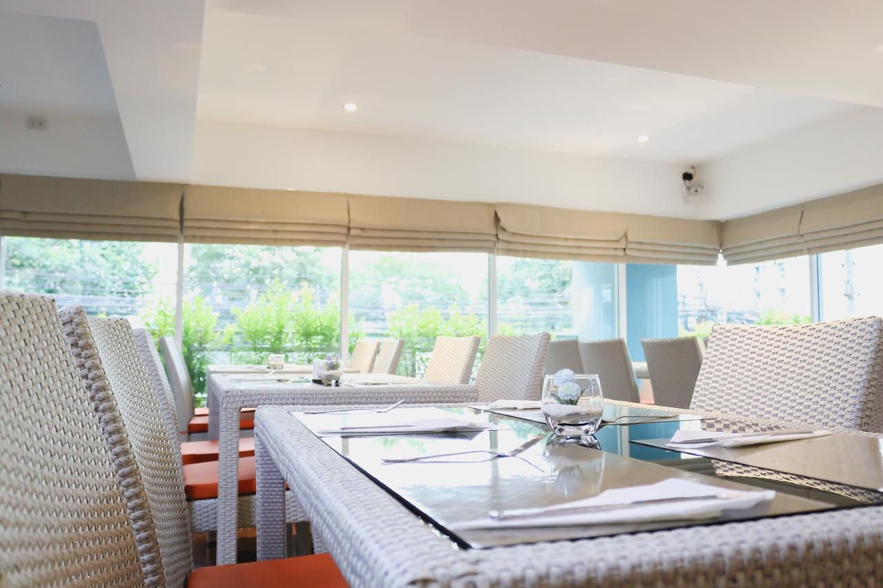 Maverick Ratchada Hotel Bangkok Bagian luar foto